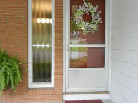 2nd image of 842 Shoreham Dr