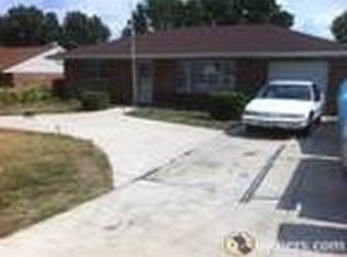 10934 Shea Dr, Saint Louis, MO 63123