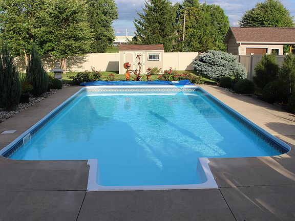 3rd image of 26462 Blue Heron Dr