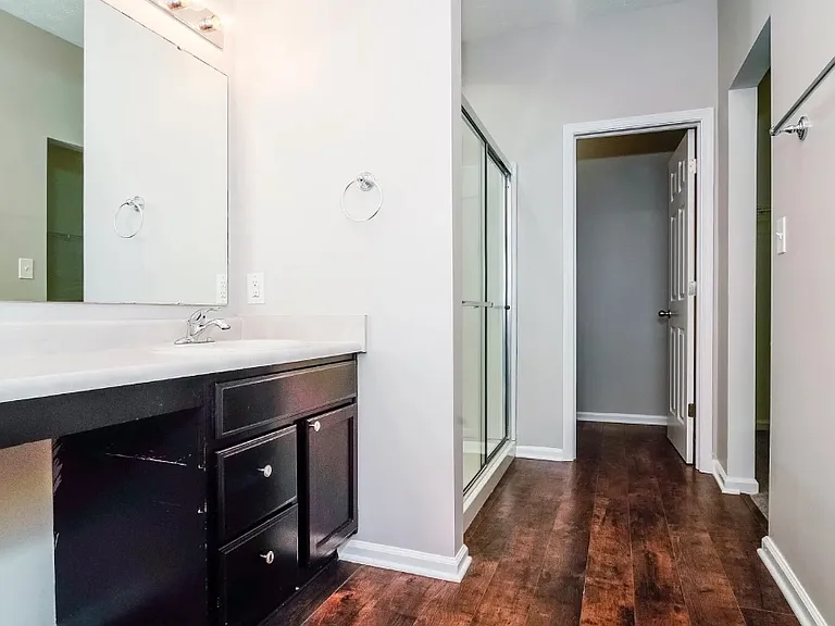 823 Fieldstone Dr — Photo 8