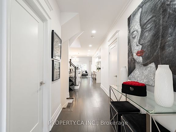 3rd image of 183 Kingsbridge Cir