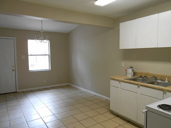 2nd image of 1703 Buena Vista St