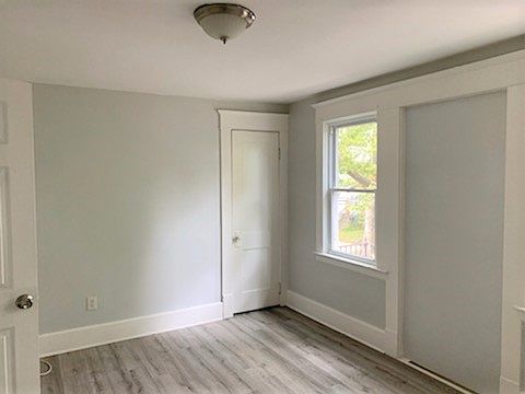 4th image of 46 Erb St #2