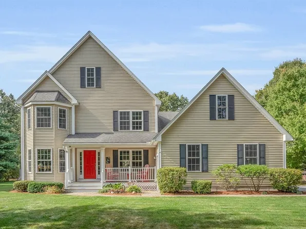 141 Chestnut St, Hudson, MA 01749