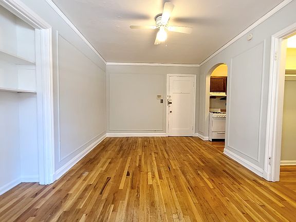 4th image of 837 W Wolfram St #837209