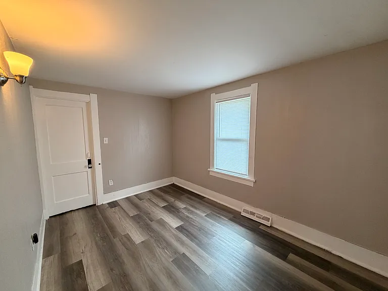 406 Utah St — Photo 11