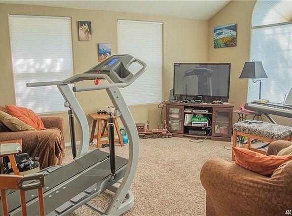 5th image of 8700 Christa Dr NE