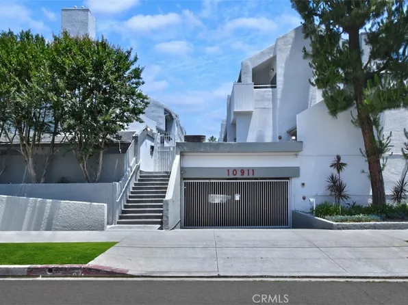 10911 Bluffside Dr APT 17, Studio City, CA 91604