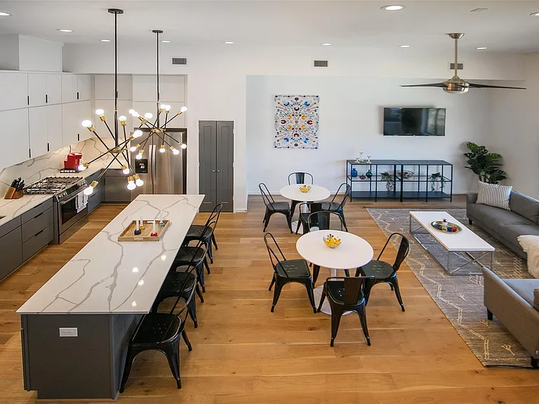 511 Memorial Heights Dr — Photo 17