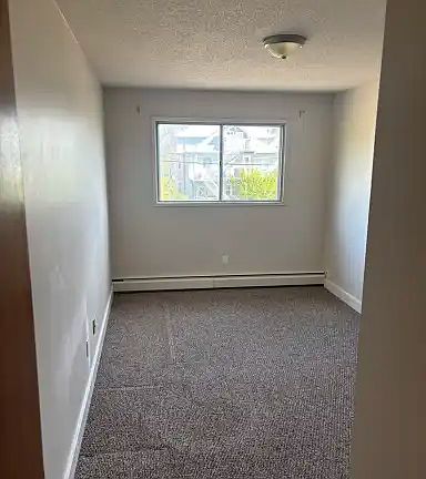 5th image of 9926 84th Ave NW #8