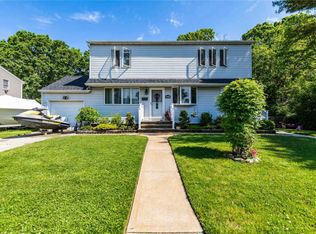 133 Massachusetts Ave, Massapequa, NY 11758