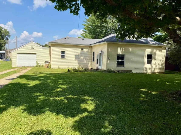 240 Rich St, Maynard, IA 50655