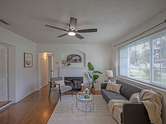 3rd image of 4652 Blount Ave
