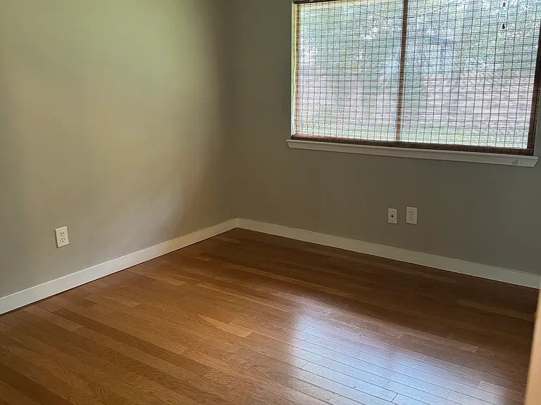 5201 Suburban Dr — Photo 9