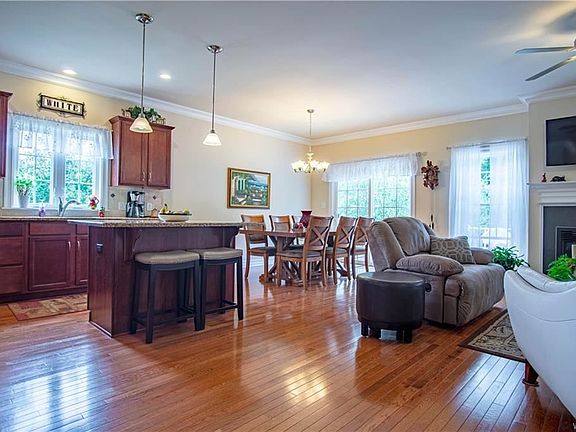 4th image of 55 Caraway Ct