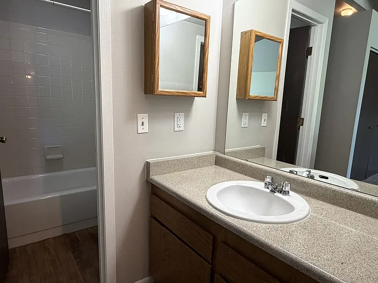 524 W Laurel St — Photo 11