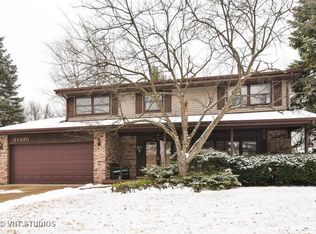 5S670 Ridgeview Ln, Naperville, IL 60540