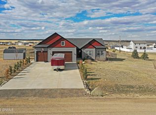 13679 Redwood Way NW, Williston, ND 58801