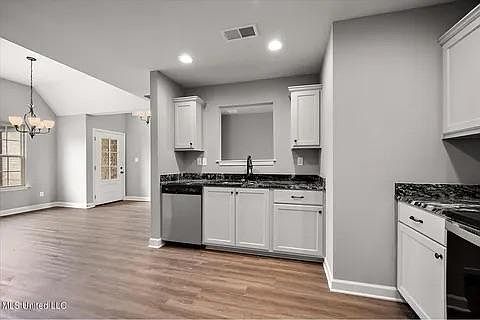 4th image of 2407 Kenton Dr