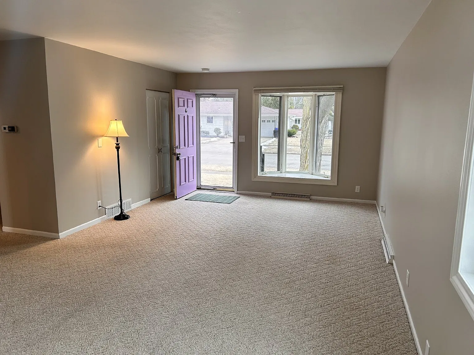 3 bed, 1.5 bath, 1131 sqft, $1,800 — Photo 2