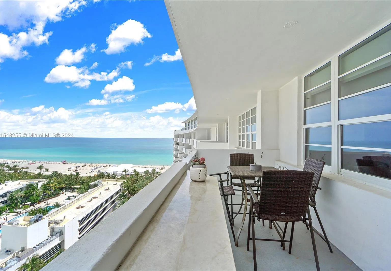 The Decoplage Condo — Photo 1