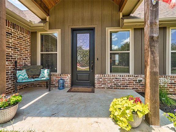 3rd image of 44675 Kingsbury Ln