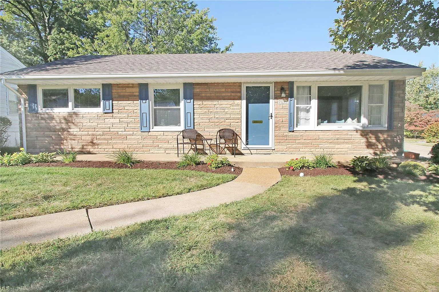 723 Brookdale Dr photo 1