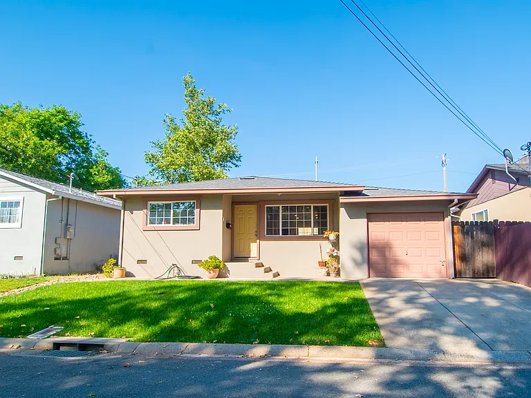 813 Comstock Dr — Photo 25