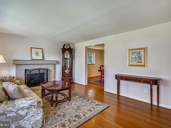 5th image of 3824 Pickett Ct