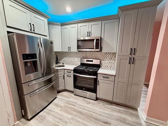 5th image of 87.5 Laidlaw Ave #1
