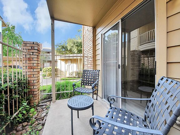 3rd image of 1515 Sandy Springs Rd APT 1202