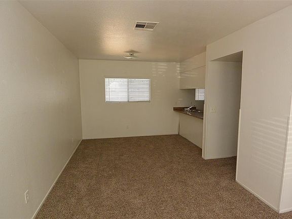 4th image of 1018 W Goshen Ave