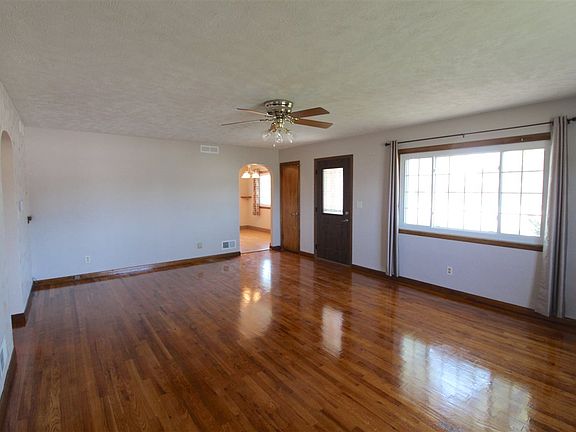 5th image of 420 S Bryan Ave