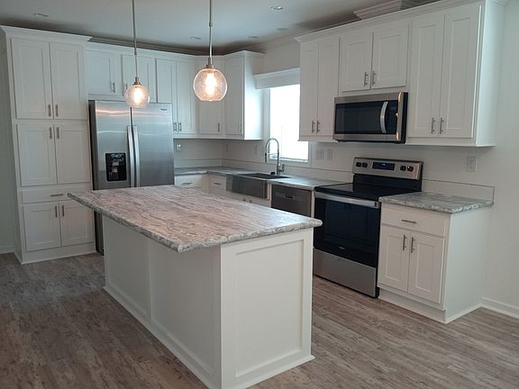 2nd image of 624 Pine Brook Cir