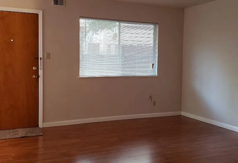 1903 Virginia St #3 — Photo 5
