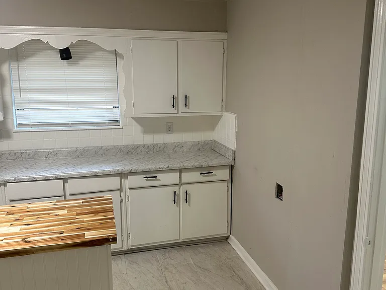 1300 Catalina Rd — Photo 4