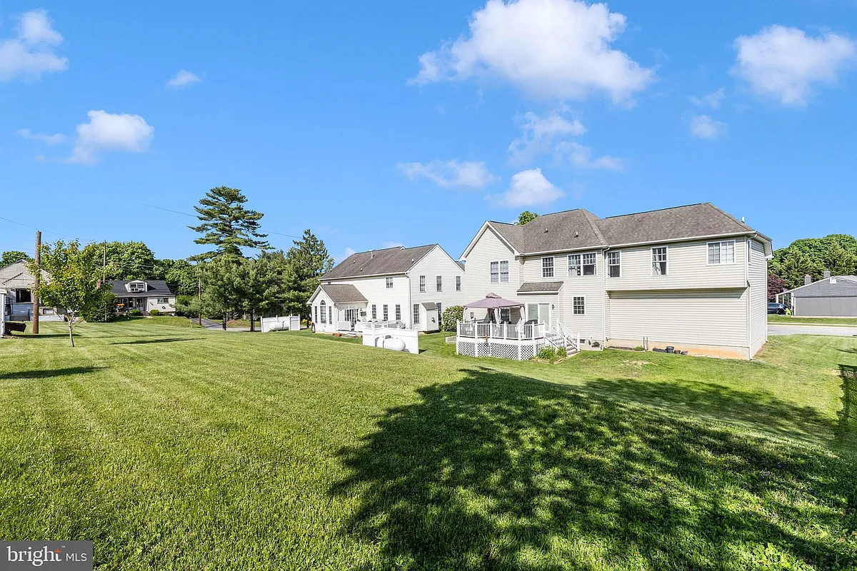 Building Photo - 1504 Larel Ct