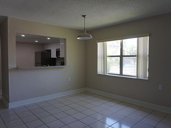 5th image of 11285 SW 88th St