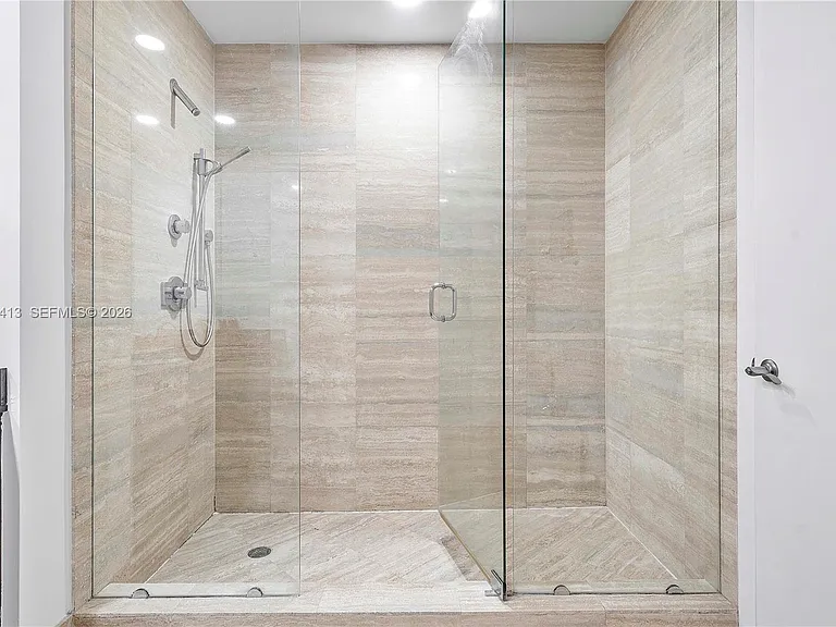 15811 Collins Ave #1205-fl 331 — Photo 29