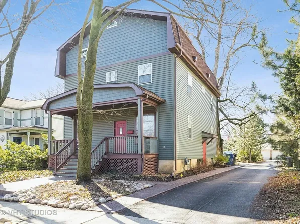 236 E 4th Ave, Naperville, IL 60540