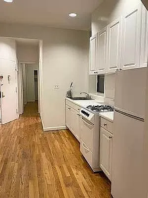 Rented by Jonis Realty | media 4