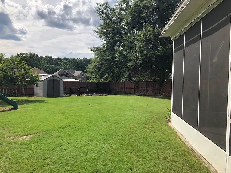 215 Live Oaks Cir — Photo 44