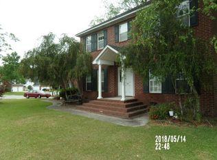 121 Winding Rock Rd, Goose Creek, SC 29445