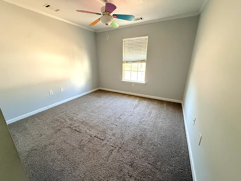 716 Lakeside Landing Ct — Photo 16