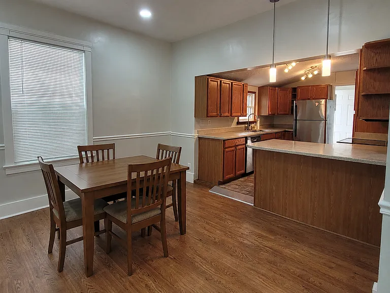 1018 E Linden Ave — Photo 7