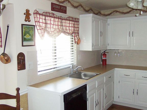 4th image of 518 A Cheshire Court #A