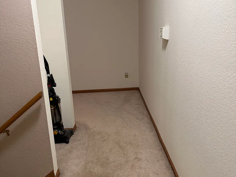 375 Kristin Ct W — Photo 16