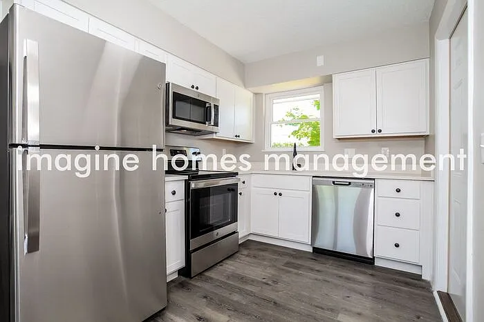 973 W Kemper Rd — Photo 5