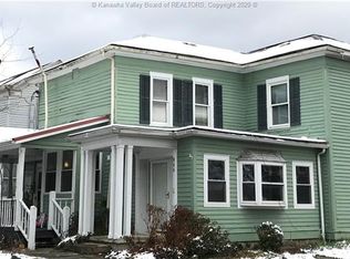 200 Henrietta St, Ravenswood, WV 26164