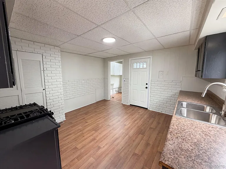 11268 Maxwell Ave — Photo 5